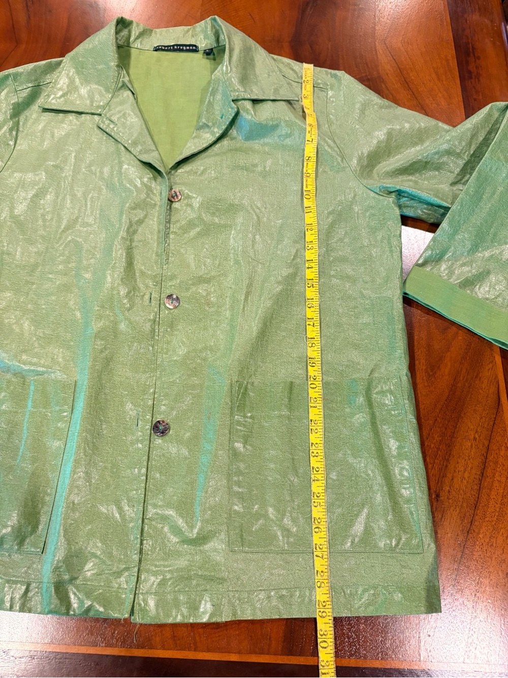 Lightweight Rain Jacket. Belt NOT included. Size L - Picture 6 of 6